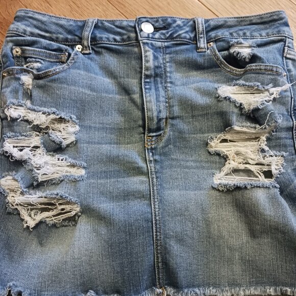 American Eagle denim mini skirt - Picture 2 of 7